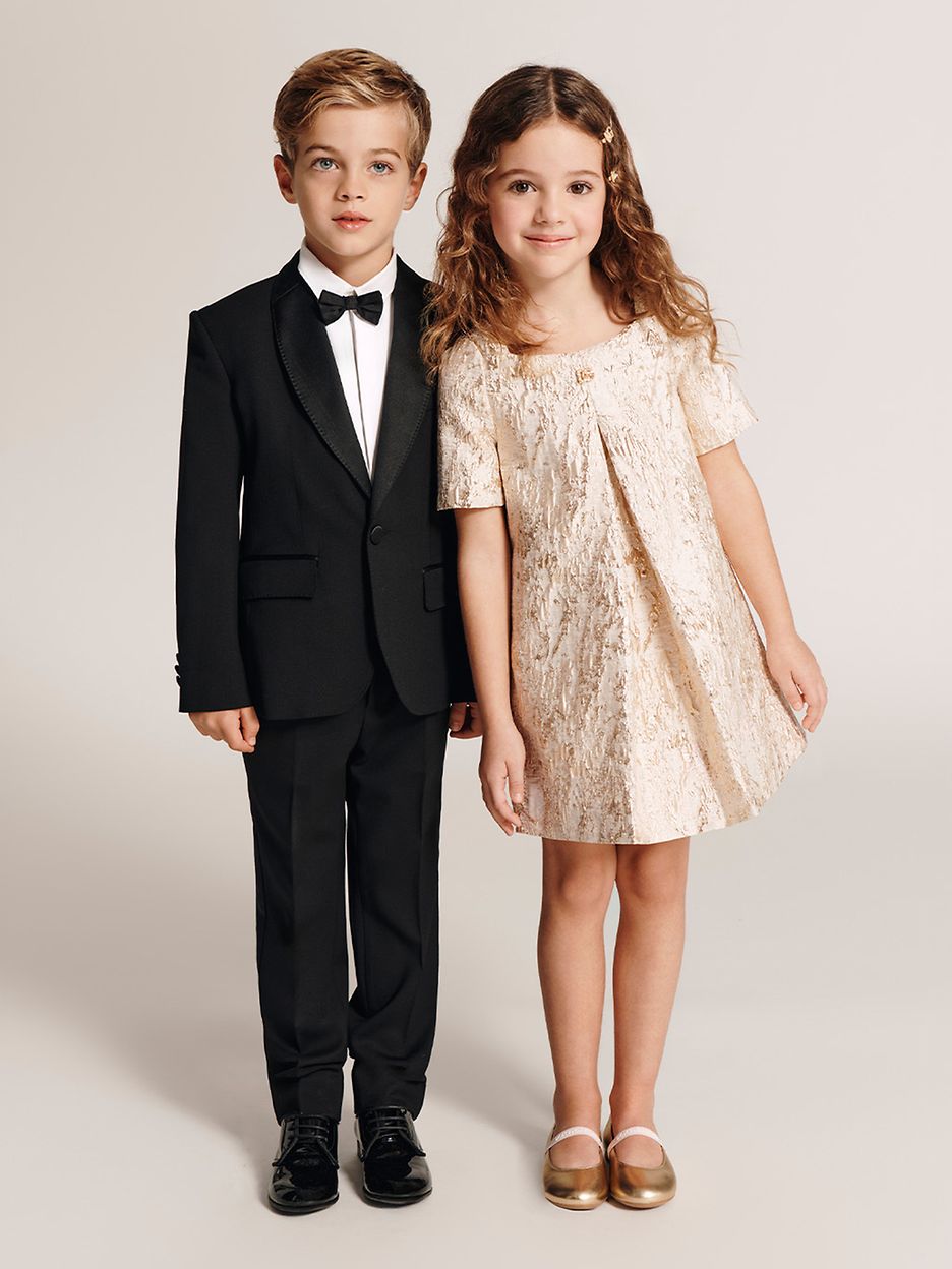 2025-10-29_KW_WEBAPP_HOLIDAYS-OUTFITS_HOLIDAY_MULTIBRAND_MULTICATEGORY_IMG