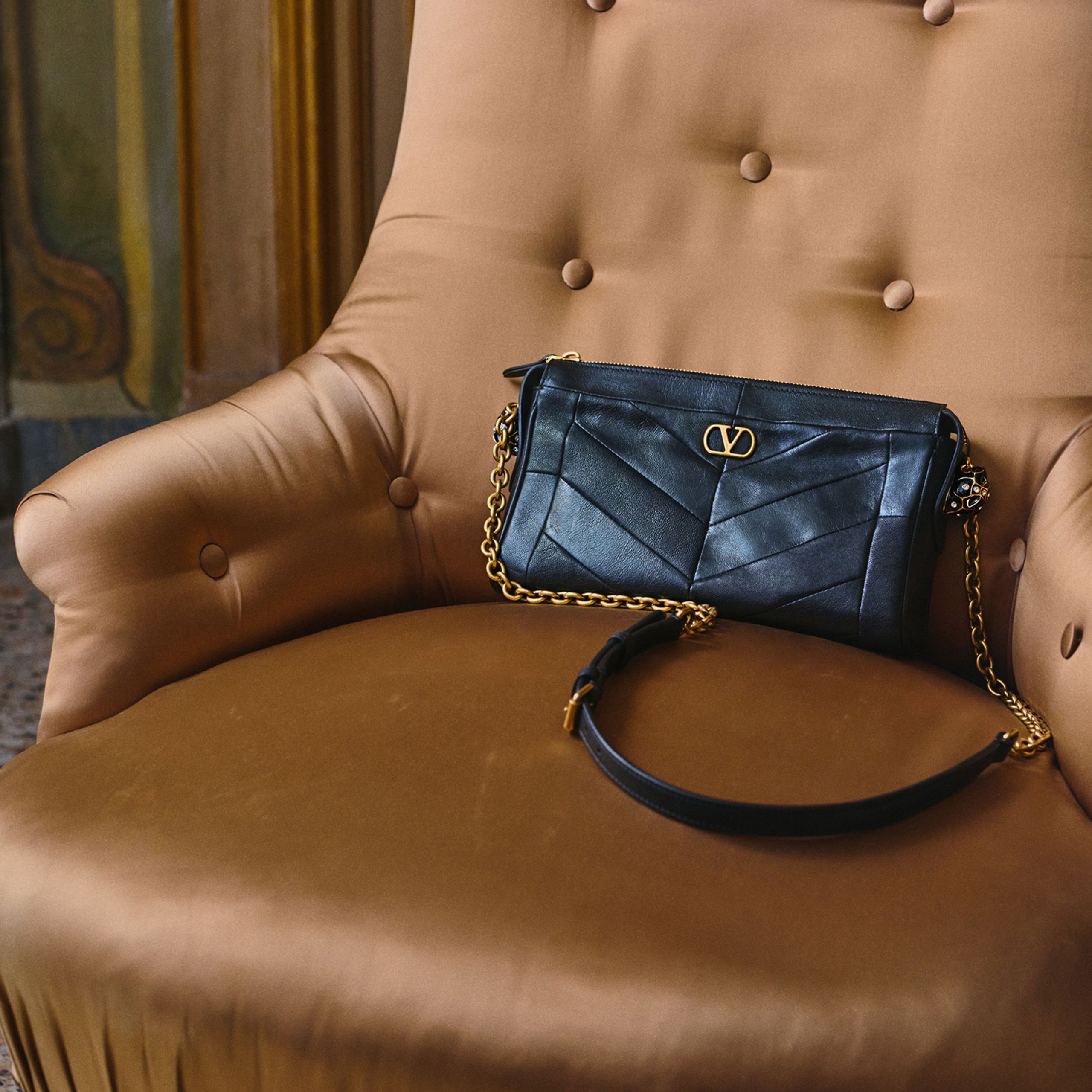 WW_VALENTINO_GARAVANI_PANTHEA_CARD_IMG