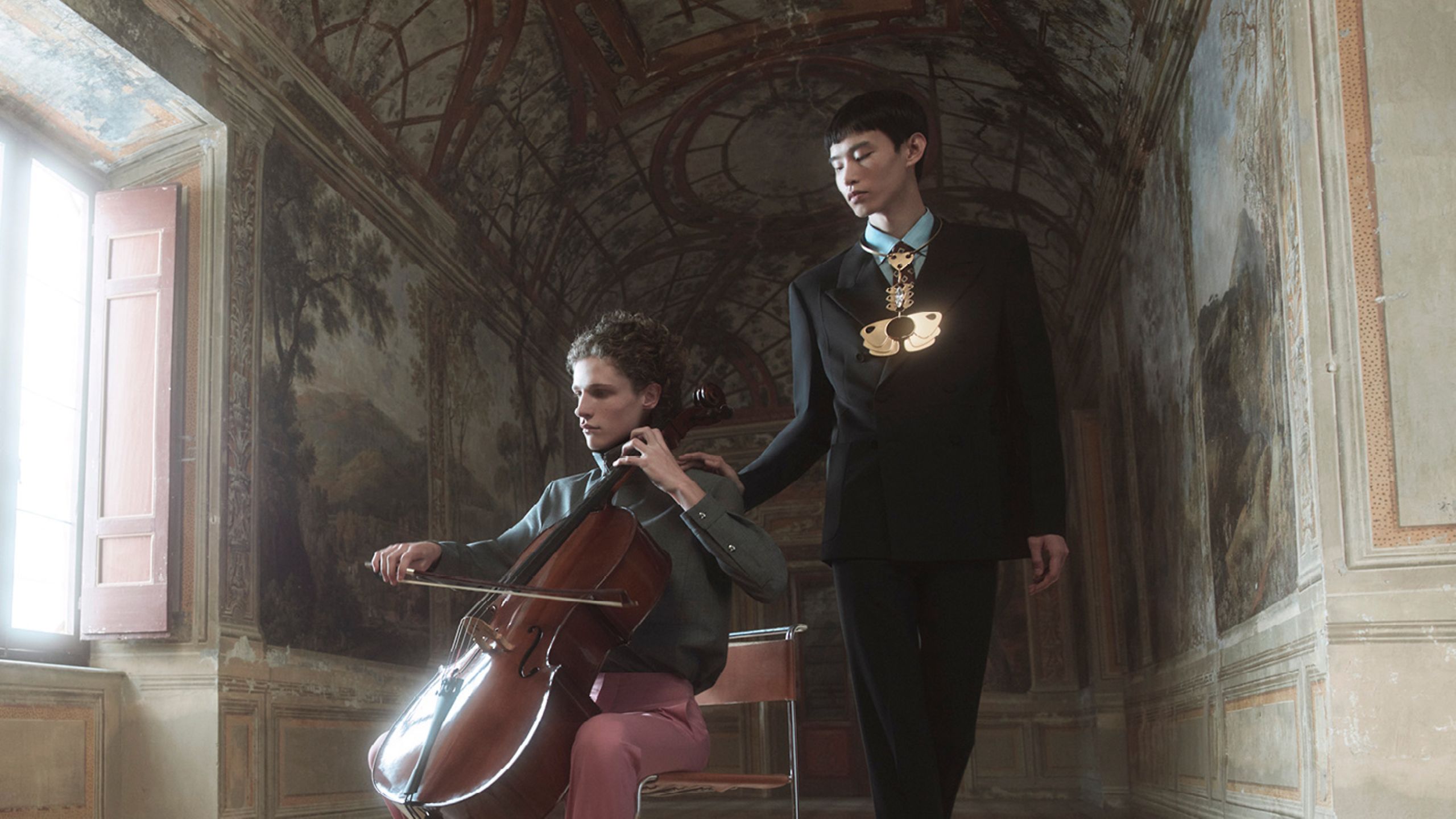 MW_VALENTINO_GARAVANI_BRAND_HEADER_IMG