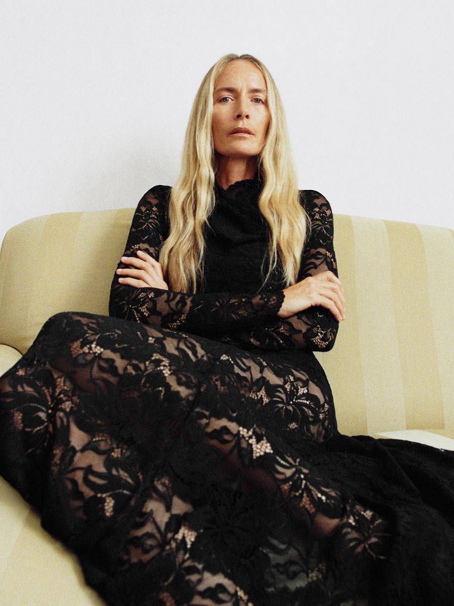 2025-11-19_WW_WEBAPP_SHEER-&-LACE-DETAILS_HOLIDAY_MULTIBRAND_MULTICATEGORY_IMG