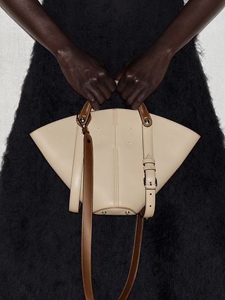 WW_MAISON_MARGIELA_DRESSAGE_CARD_IMG