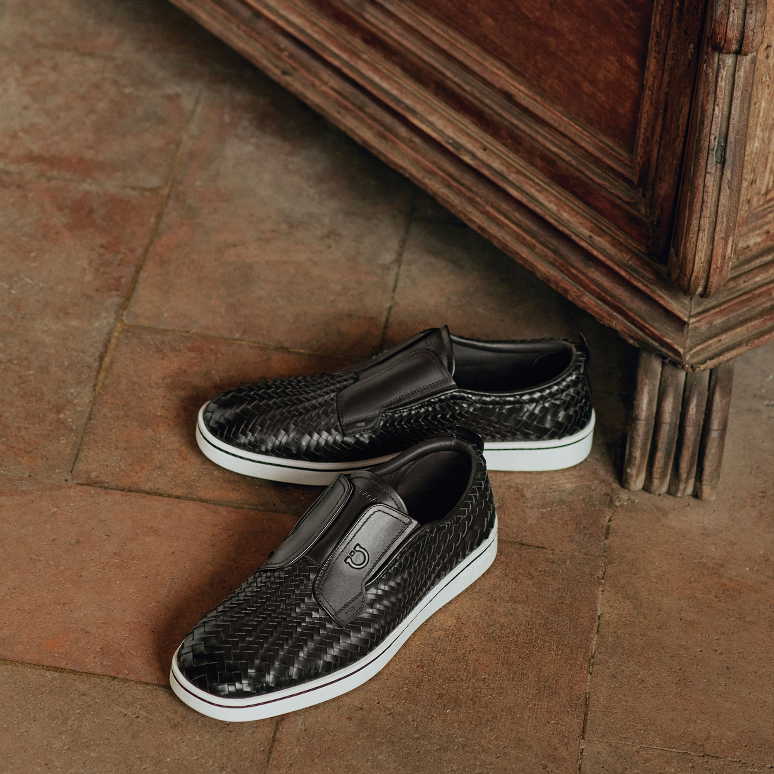 MW_FERRAGAMO_GANCINI_CARD_IMG