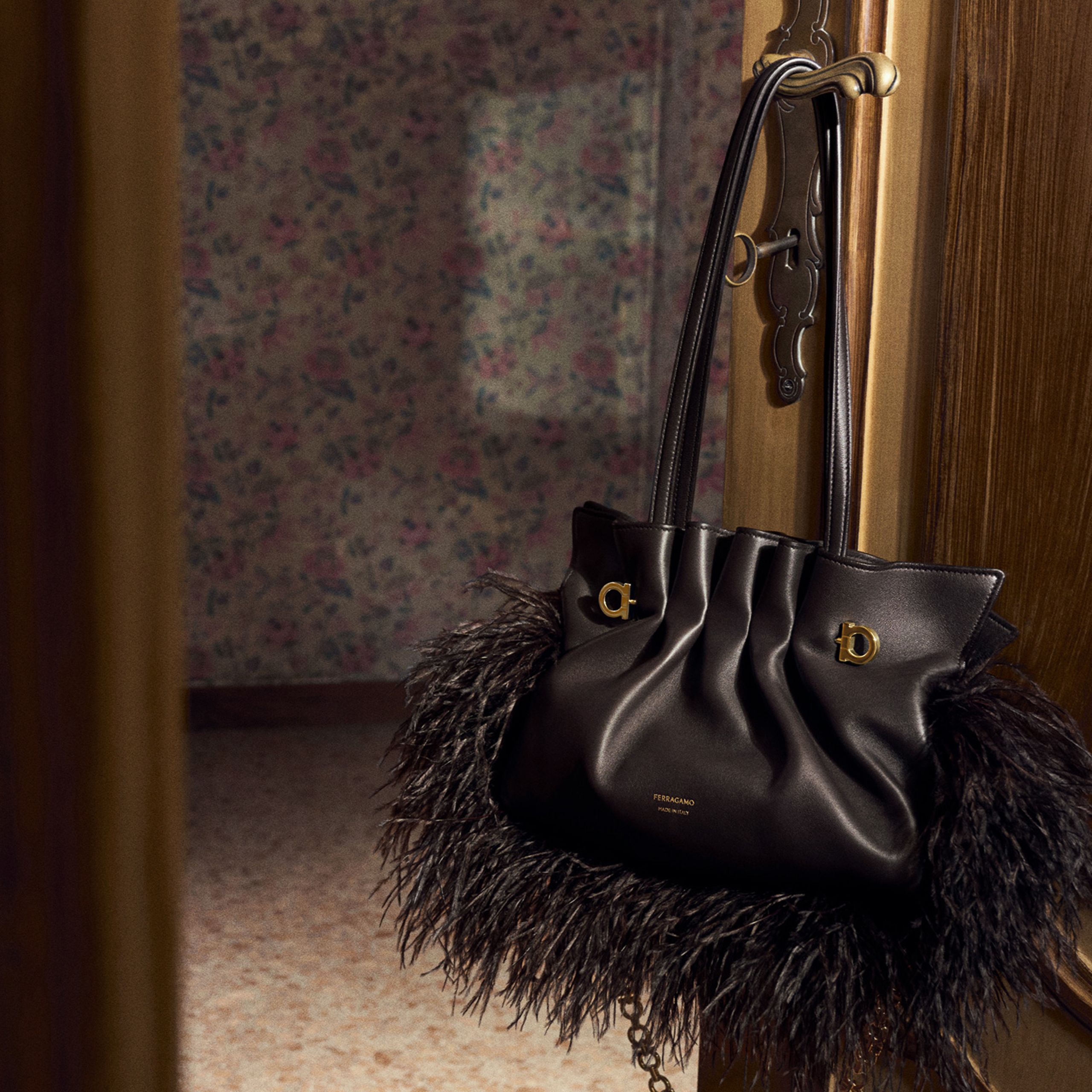 WW_FERRAGAMO_SOFTBAG_CARD_IMG