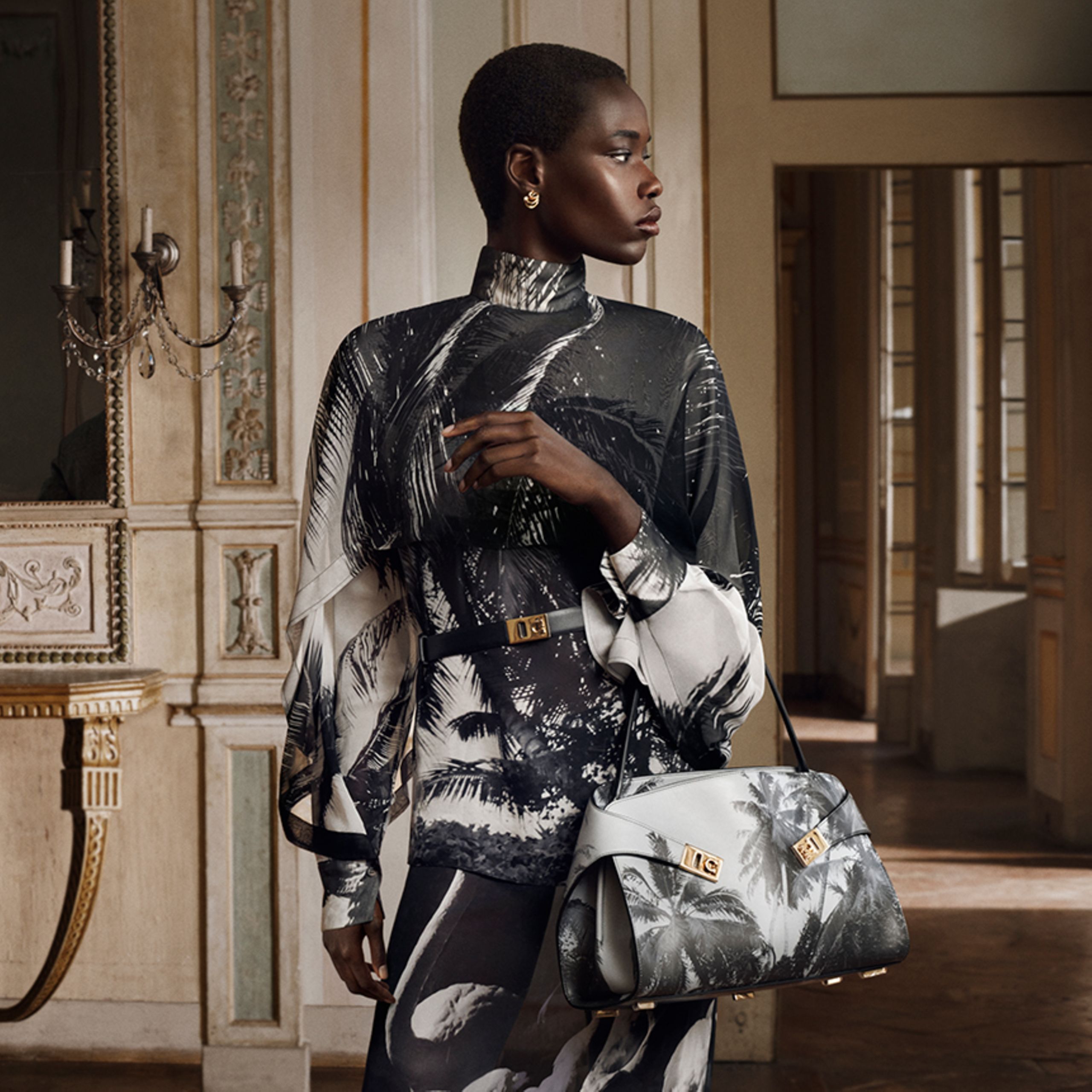 WW_FERRAGAMO_HUG_CARD_IMG