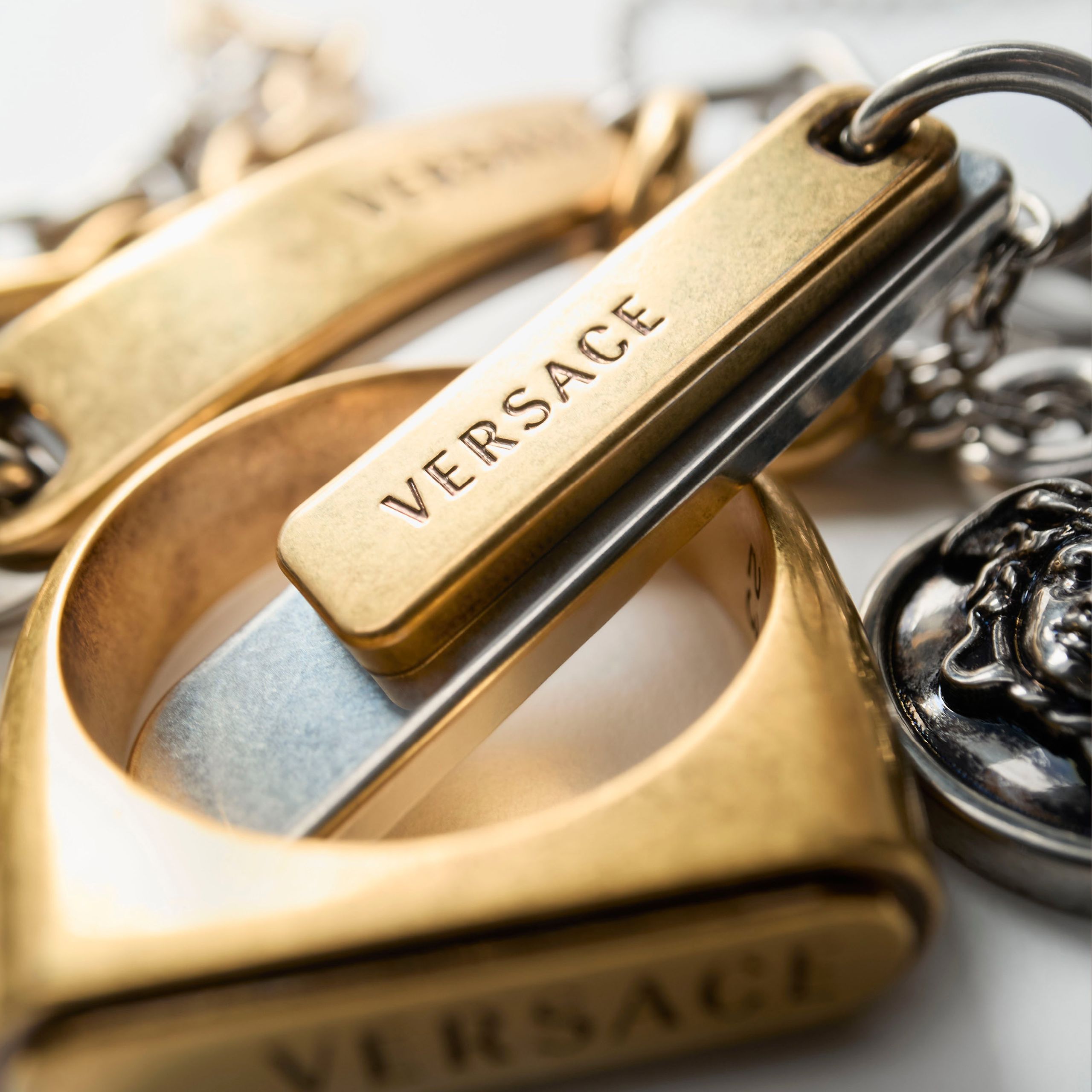 MW_VERSACE_FASHION JEWELLERY_CARD_IMG