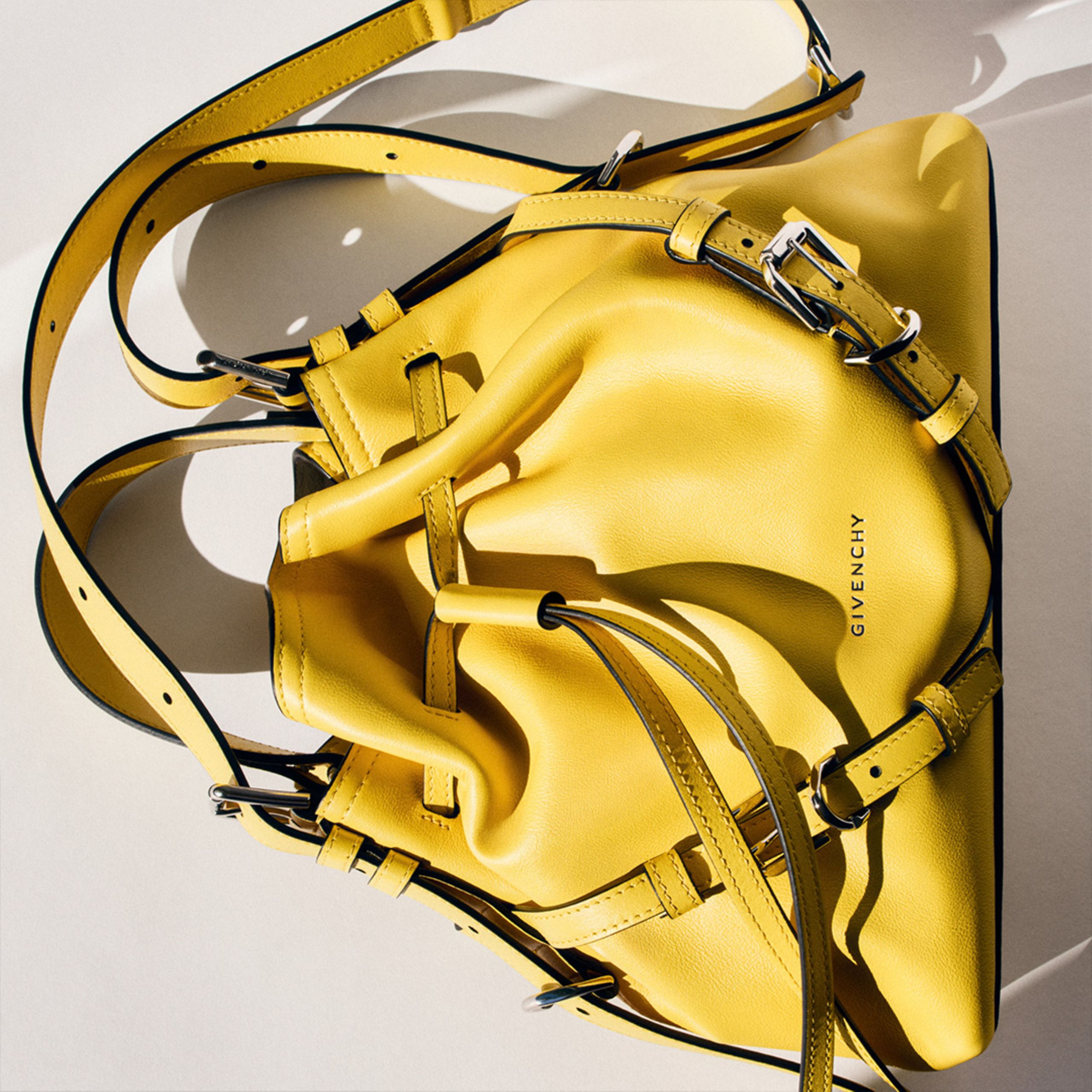 GIVENCHY_WW_ICONIC_LINES-BAGS