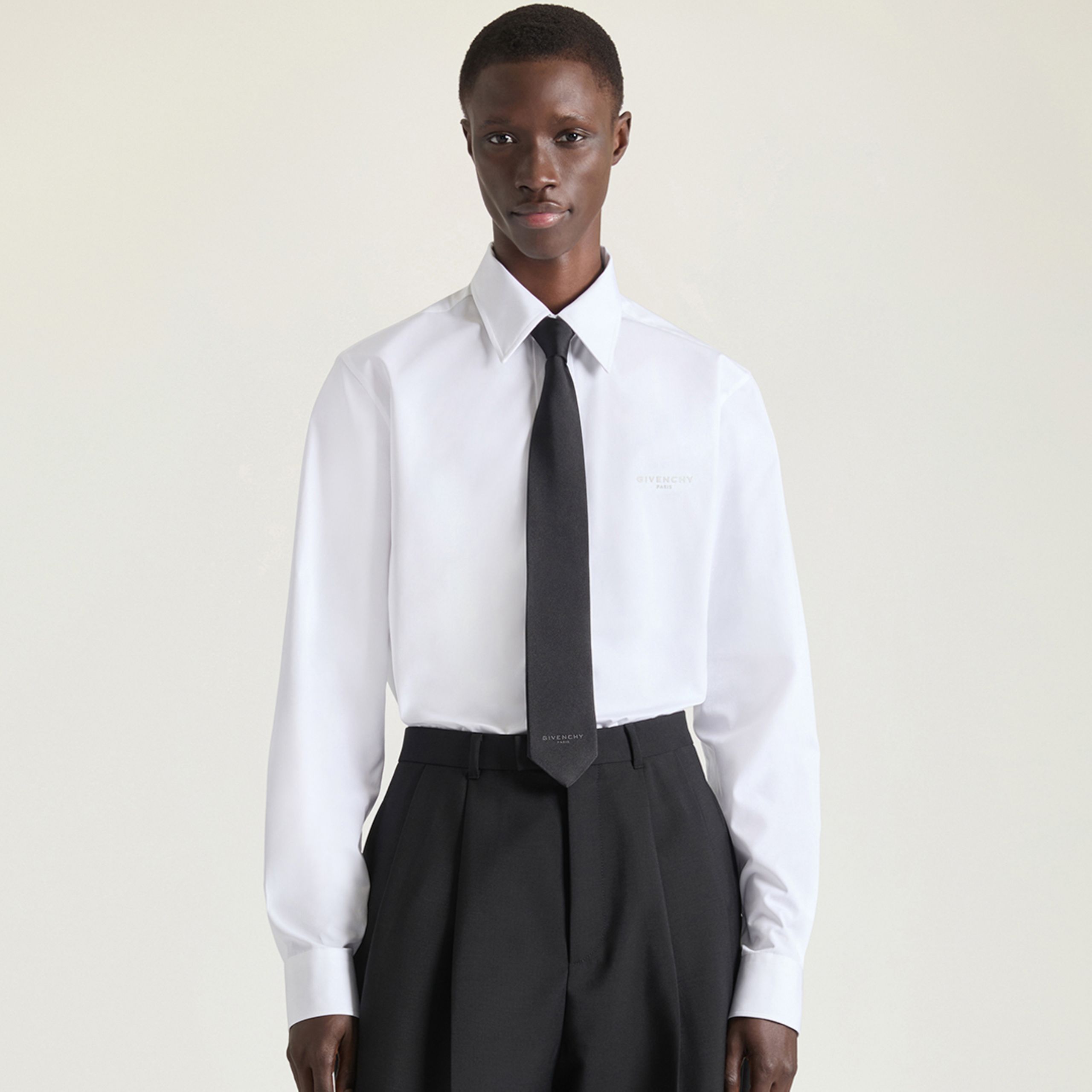 GIVENCHY_MW_ICONIC_LINES-ACCESSORIES